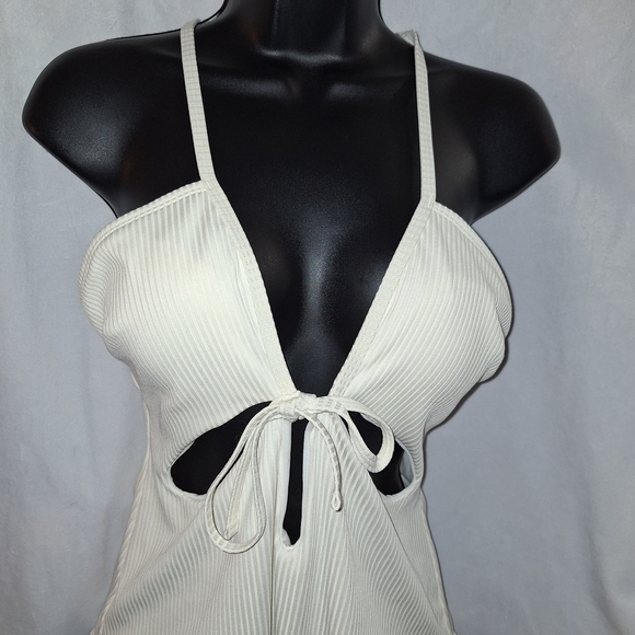 Cupshe Elegant White Swimsuit - Picture 2 of 5